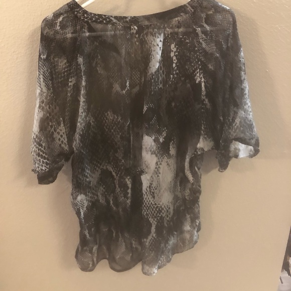 Black and white snake skin print top - Picture 4 of 5